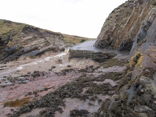 Ramp to the old fishing station at Muingcreena.