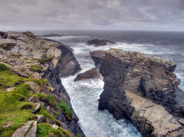 The rocky sea by Gladree